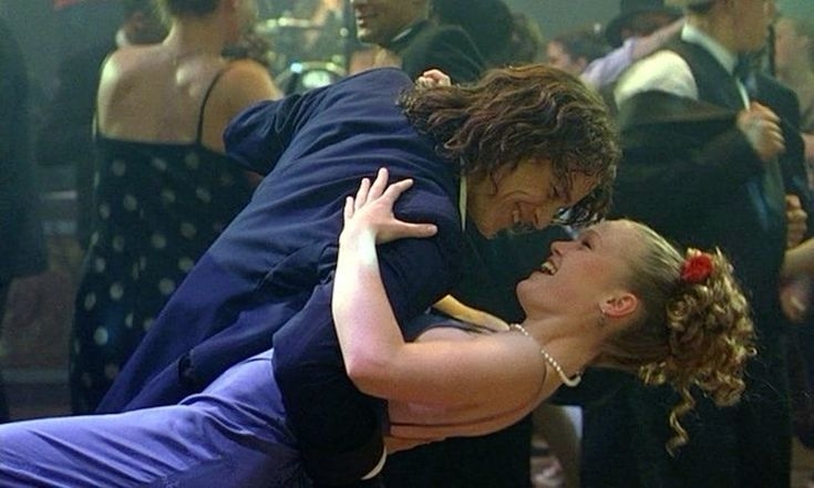 LAS COMEDIAS ROMÁNTICAS ESTÁN DE VUELTA: 4 PRINCIPIOS PARA QUE UNA ROM-COM FUNCIONE HOY